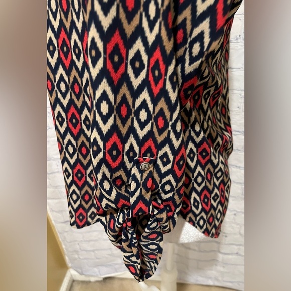 Paper Moon By Stitch Fix abstract, print roll tab sleeve blouse XS - Picture 4 of 7